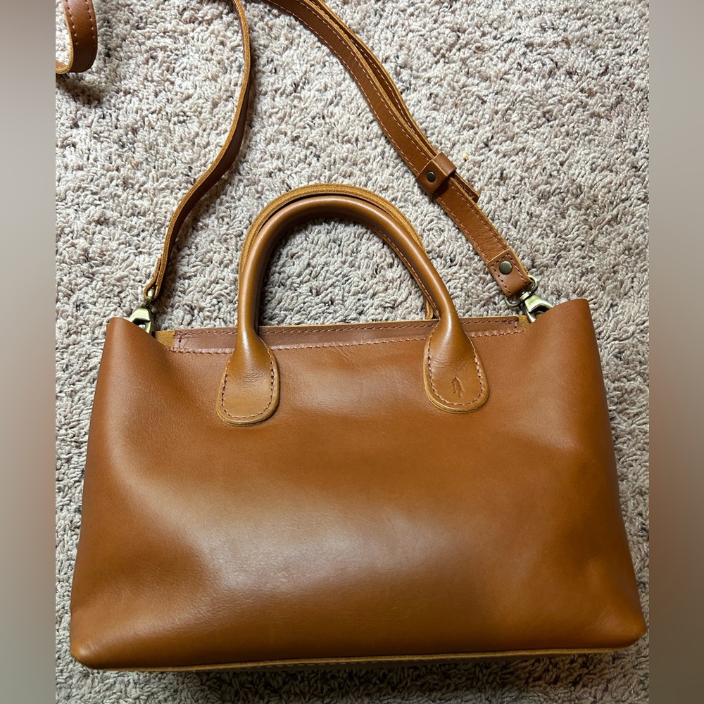 Portland Leather NWOT Large Zipper Raindrop Crossbody Purse Honey Leather